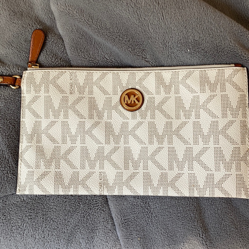 Like new MK clutch